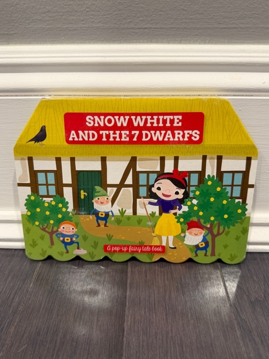 Disney Other - Disney Snow White Pop-Up Book - Yellow, Red, Green Hardcover Book Toddler Kids